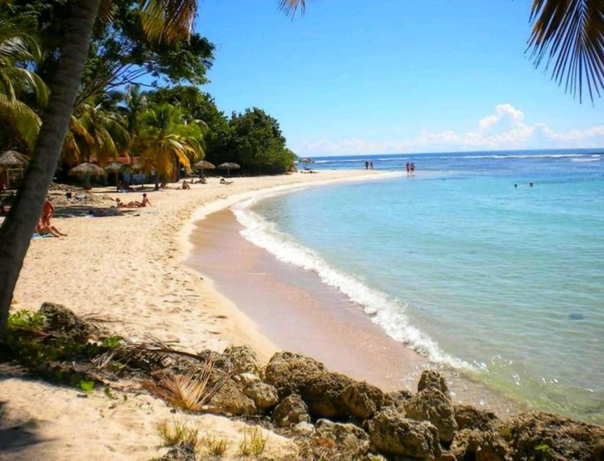 Anse Des Rochers - Ti Kaz Milouma Saint-Francois  Luaran gambar